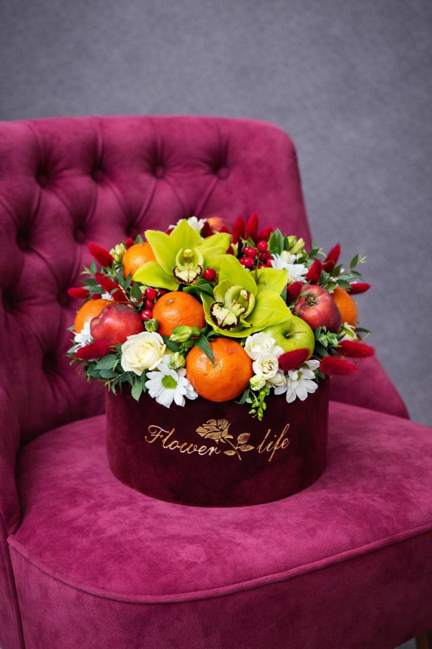 Aranjament Floral Rotund cu Fructe – Cadou Premium pentru Orice Ocazie